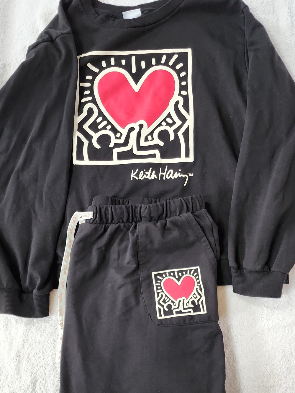 Keith Haring Black Sweatshirt & Jogger Set with Red Heart Size 1X Preowned